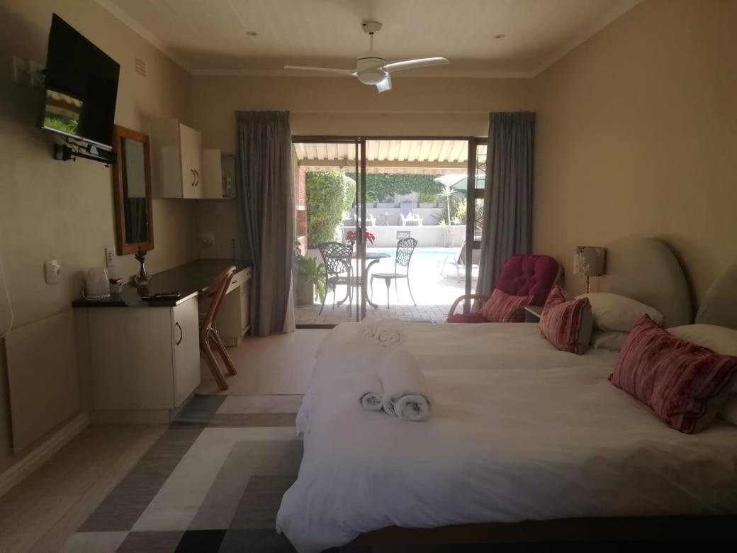 Maroela House Guest Accommodation เบลวิลล์ ภายนอก รูปภาพ