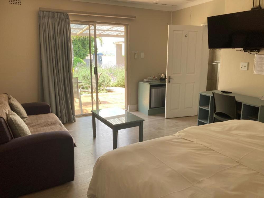 Maroela House Guest Accommodation เบลวิลล์ ภายนอก รูปภาพ